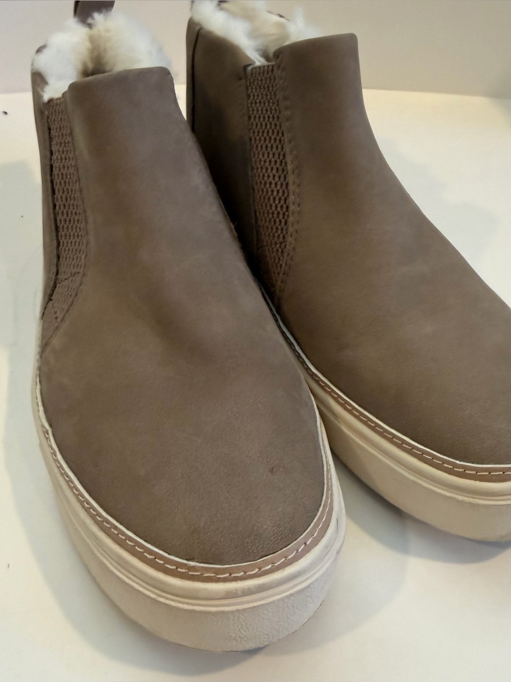 Toms women's Taupe Slip-On Fur-Lined Loafers -Size 7 - Picture 5 of 10